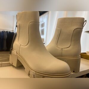 Elegant and comfortable Ankle Boots for Women